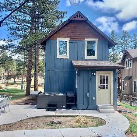 Black Bear Cabin With Hot Tub ウッドランド・パーク エクステリア 写真