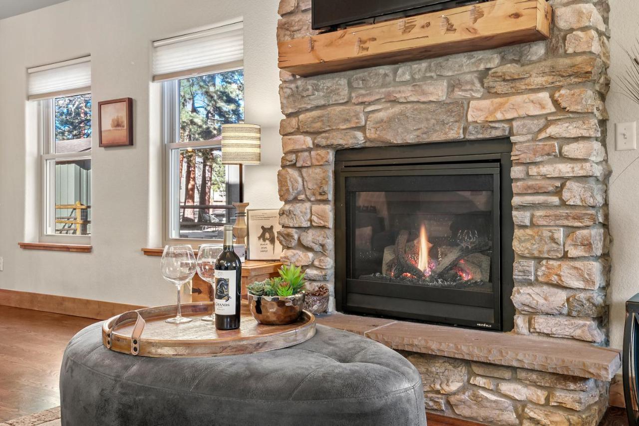 Black Bear Cabin With Hot Tub ウッドランド・パーク エクステリア 写真