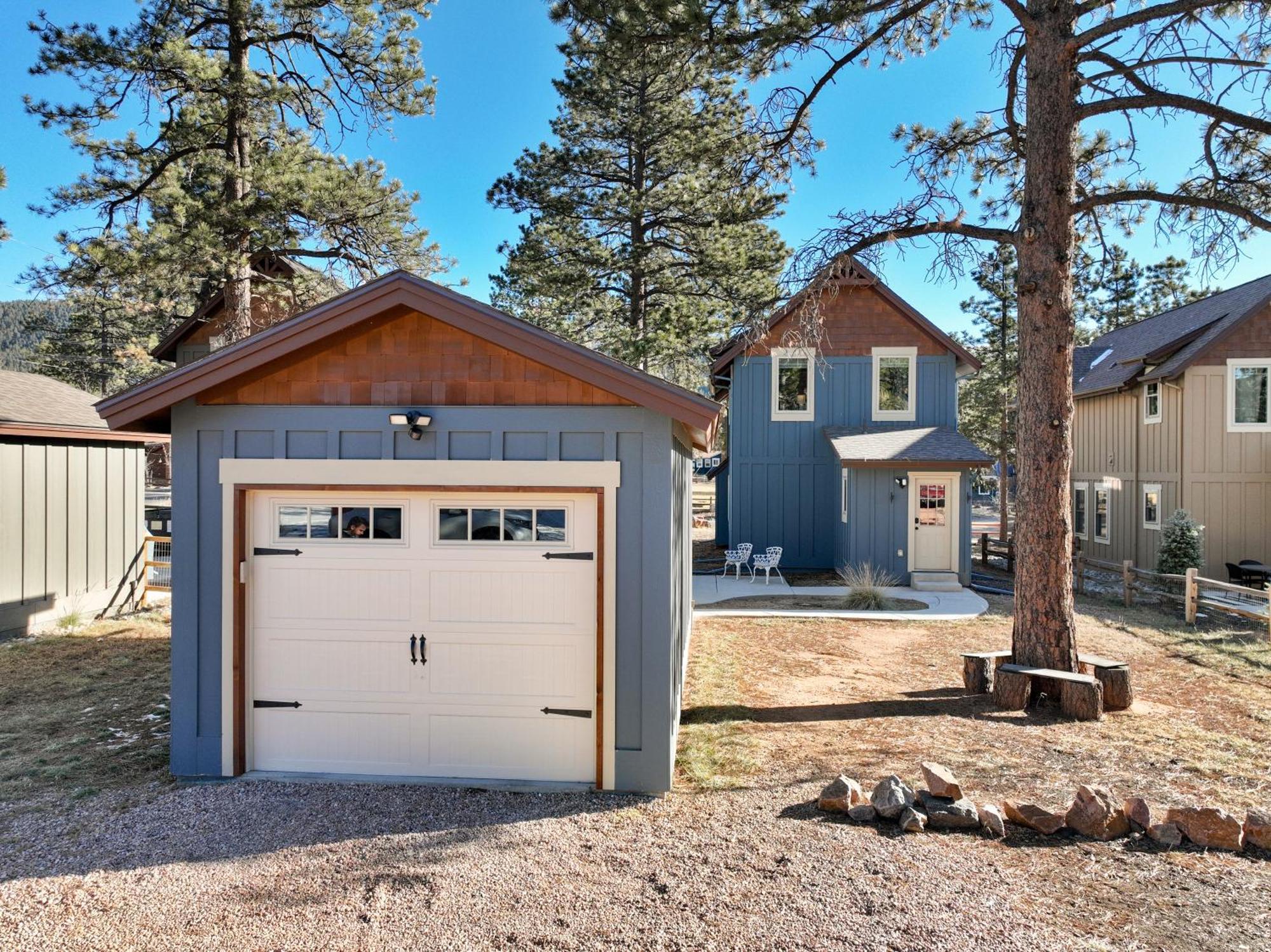 Black Bear Cabin With Hot Tub ウッドランド・パーク エクステリア 写真